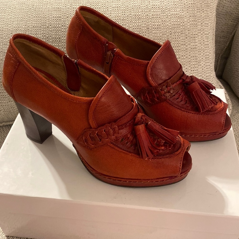 Schuler & Sons shoes -Philadelphia  Peep toe "Nate" pump sz7